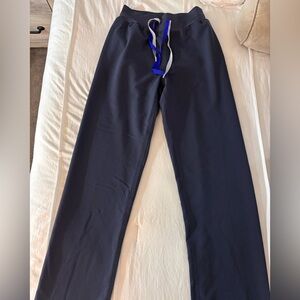 Figs Livingston blue scrub pants. Size xs tall